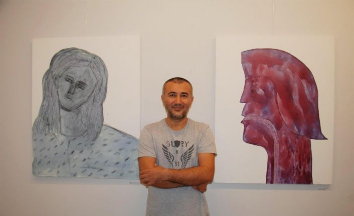 Hibüskus çayı boyasından resim sergisi