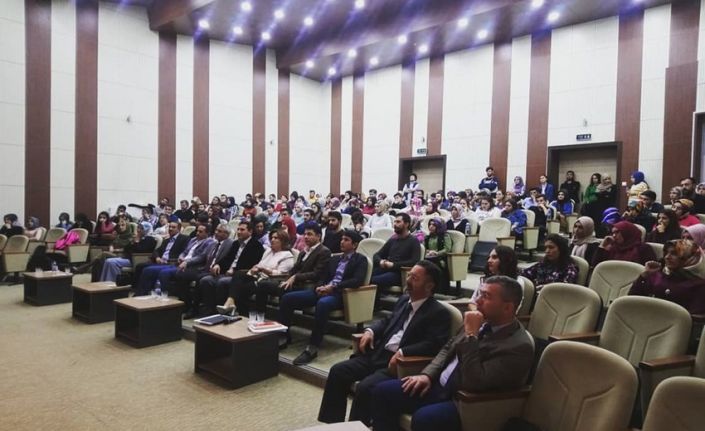 İbn Haldun ve Machiavelli’de Tarihin ve Siyasetin Niteliği: Doğu ve Batı Analizi Konferansı
