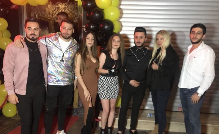 İstanbul’da sanatçılardan sokak hayvanlarına destek gecesi