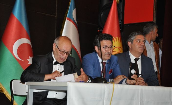 Kars’ta  “Aşık Şenlik Festivali’nin moderatörlüğü Salih Şahin yaptı