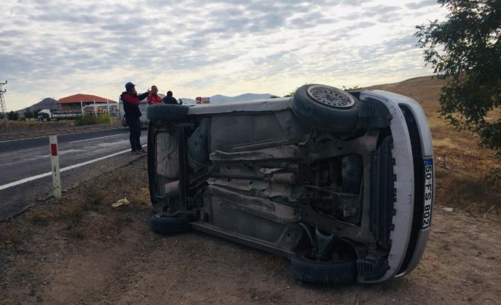 Köpeğe çarpmamak için kaza yaptı