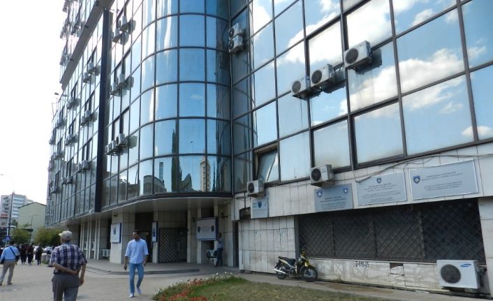 Kosova zehirlenme olayının sonuçlarını bekliyor