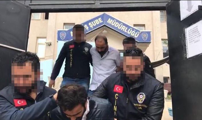 Şahsa senet imzalattıran 3 kişi tutuklandı