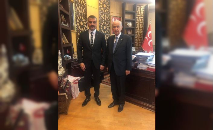 MHP’li Avşar’dan "Bahçeli" twitlerine sert tepki