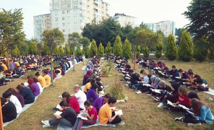 Öğrenciler kitap okuma etkinliği düzenledi