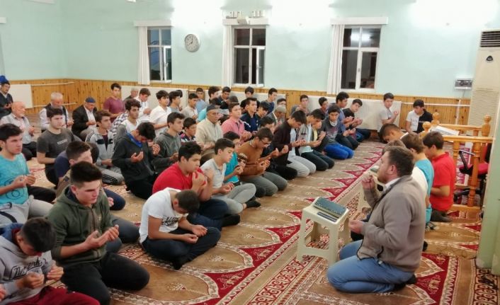 Öğrencilerden Mehmetçiğe, ‘Fetih Sureli’ destek