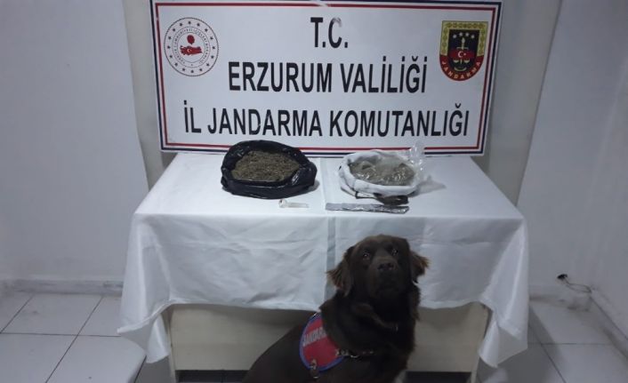 Otomobilin yedek lastiğinden uyuşturucu çıktı