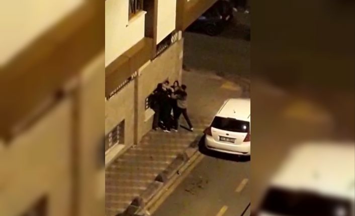 (Özel) Esenler’de mahallenin ayağa kalktığı kavga kamerada