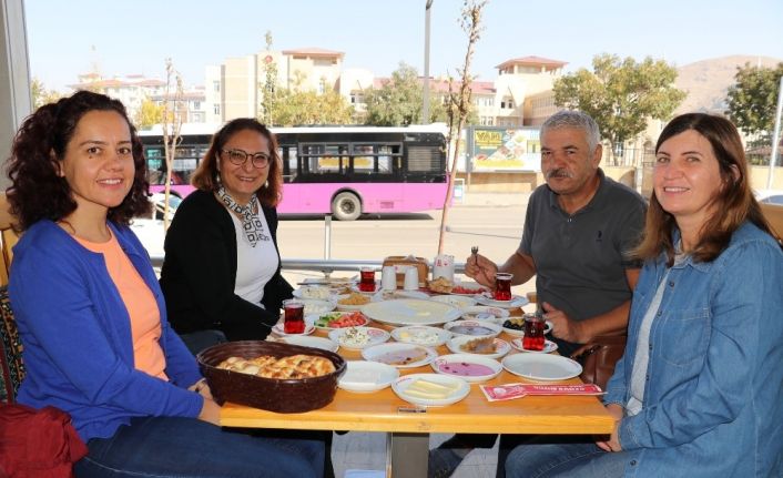 (Özel) Kahvaltı salonundan israf için anlamlı çözüm