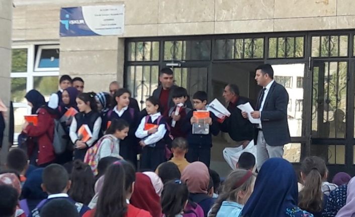 PTSO’dan bin öğrenciye kırtasiye yardımı