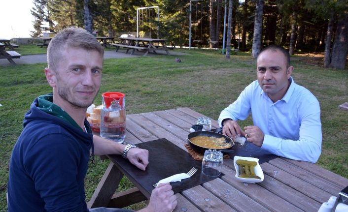 Rize’den geldi, Orduluları kuymakla tanıştırdı