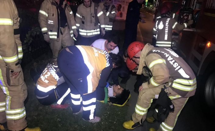 Sarıyer’de demir parmaklıklara sıkışan vatandaşı itfaiye kurtardı