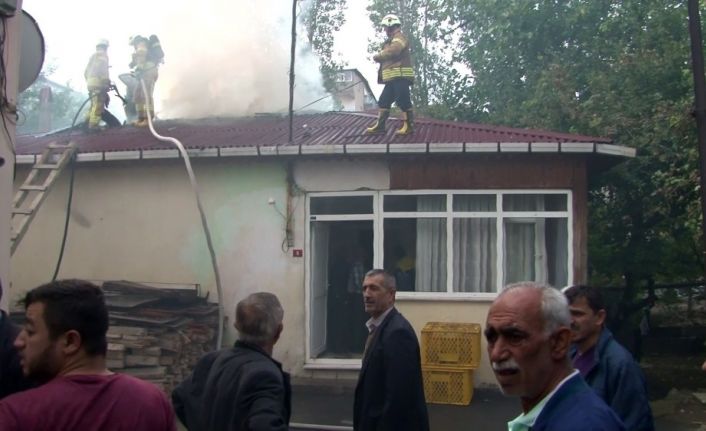 Sobadan çıkan yangın yüzünden evde bulunan hamile kadın zor anlar yaşadı