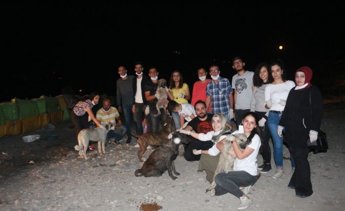 Gençlerden yürekleri ısıtan davranış