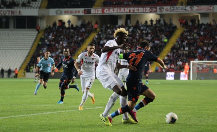 Başakşehir deplasman tanımıyor