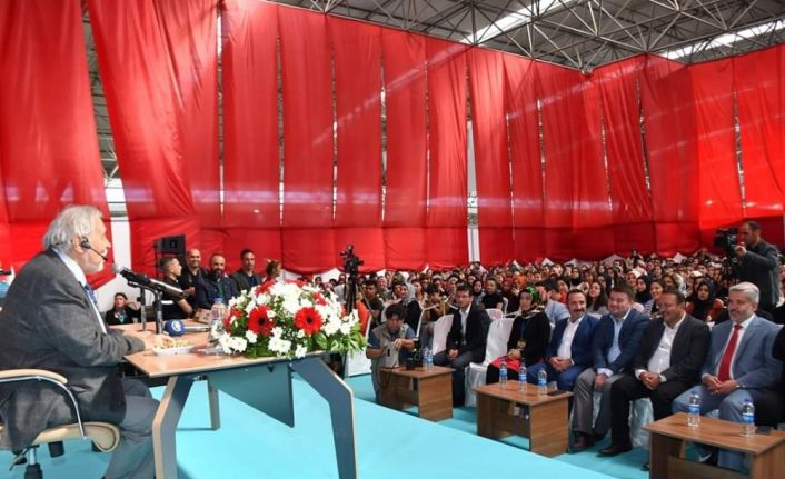 Tarihçi Yazar İlber Ortaylı’ya Aksaray’da yoğun ilgi