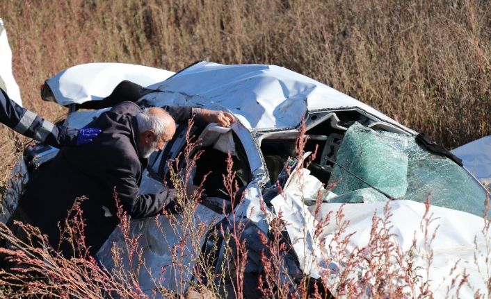TEM’de feci kaza: 3 ölü, 2 yaralı