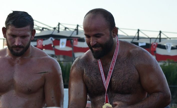 Turgutlu’da başpehlivan Orhan Okulu oldu