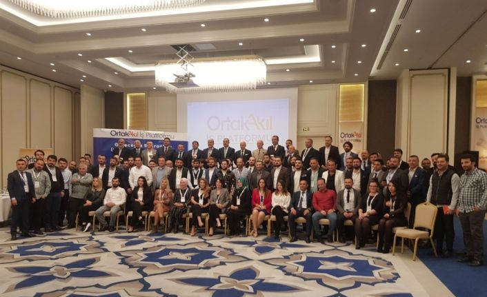 Türkiye’nin önde gelen iş adamları, tecrübelerini gençlerle paylaştı