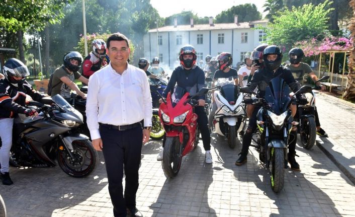 Tütüncü’den motosikletlilere destek