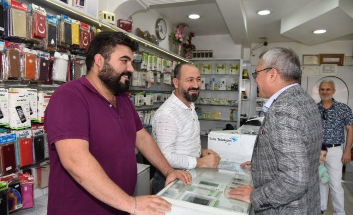 Vali Deniz esnafla buluştu