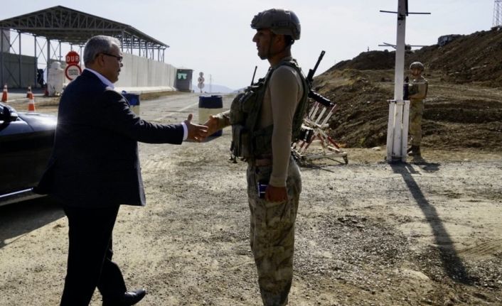 Vali Gündüzöz Şenyayla üs bölgesini ziyaret etti