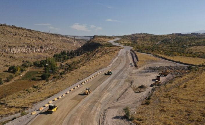 Viyadük bağlantı yollarında sona gelindi