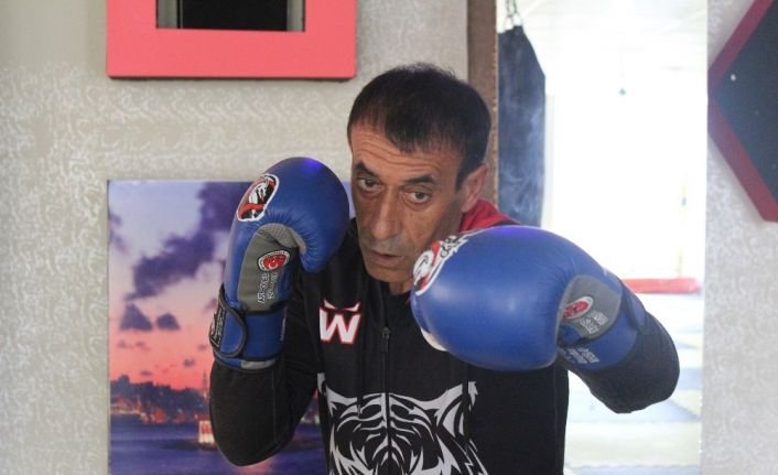 27 yıl spor yaptı, 52 yaşında milli takıma davet edildi