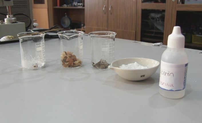 3 ayda içerisinde kendini yok eden poşet ürettiler