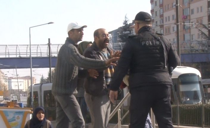 Adliye önünde gerginlik