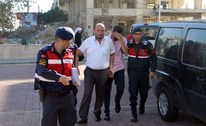 Alanya’da 7 otobüse taşlı saldırıda bulunduğu iddia edilen 2 şüpheli serbest