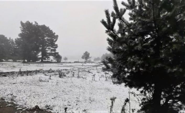 Amasya’ya mevsimin ilk karı yağdı