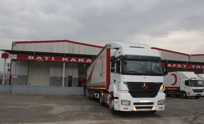 Arnavutluk’taki depremzedelere Türk Kızılay’dan yardım eli