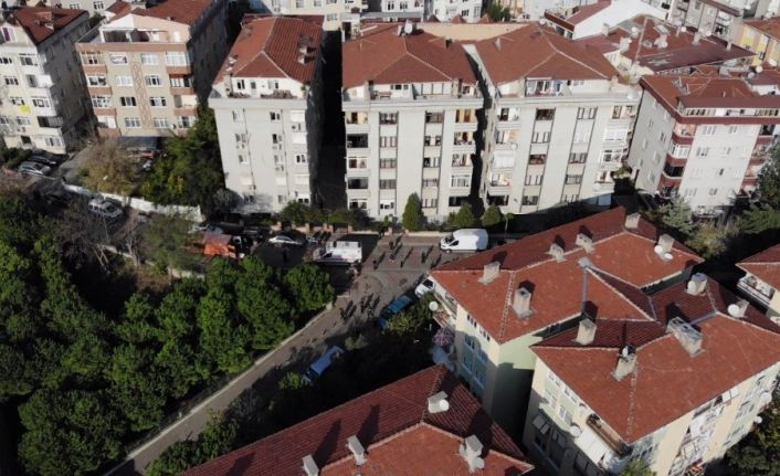 Bakırköy’de 1’i çocuk 3 kişinin cesedi bulunan bina havadan görüntülendi