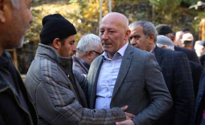 Bayburt’ta evde çıkan yangında hayatını kaybeden 2 kardeş ile halaları toprağa verildi