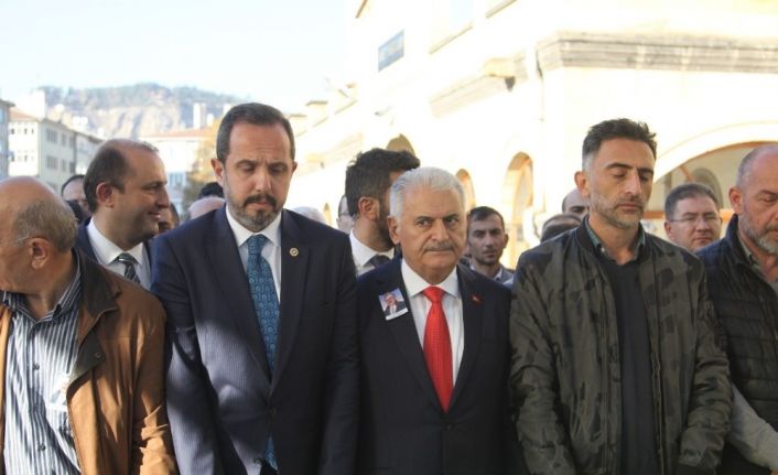 Binali Yıldırım Çankırı’da cenaze törenine katıldı