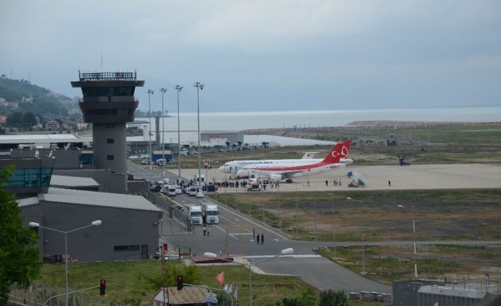 Denizin üstündeki havalimanı 4 milyondan fazla yolcuya hizmet verdi