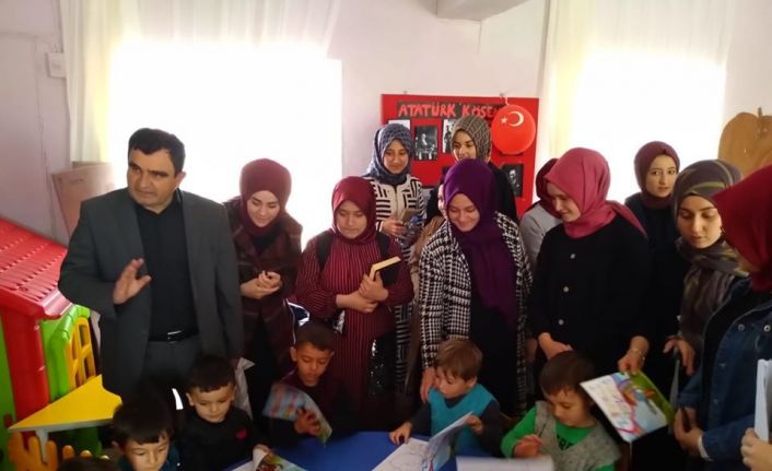 Emet’te merkez ve köyler kitap okuyor