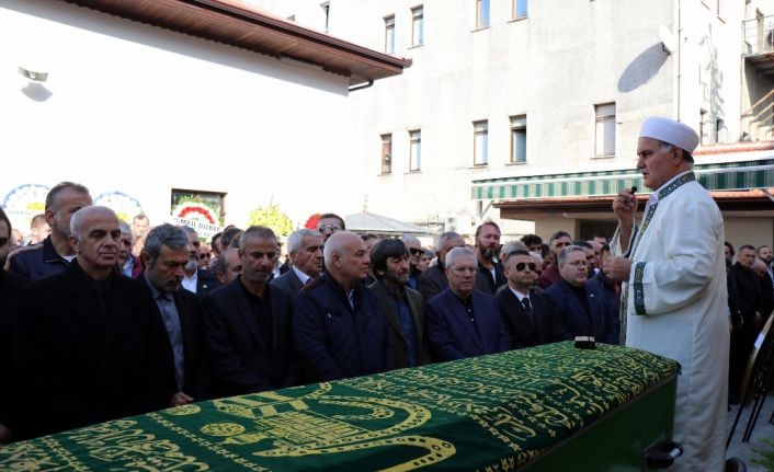 Eski milli futbolcu Oğuz Çetin’in babası son yolculuğuna uğurlandı