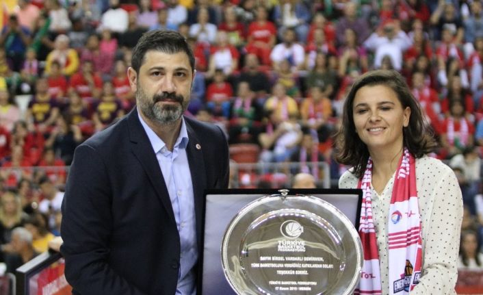 Fenerbahçe’nin yıldız oyuncusu Birsel Vardarlı’ya milli forma