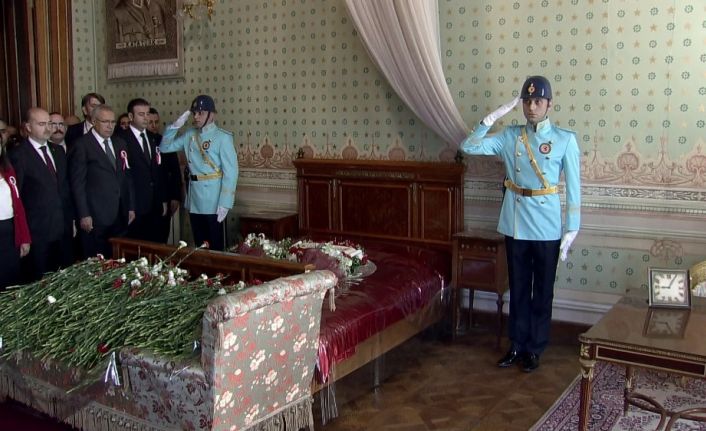 Gazi Mustafa Kemal Atatürk, 81’inci ölüm yıl dönümünde Dolmabahçe Sarayı’nda anıldı