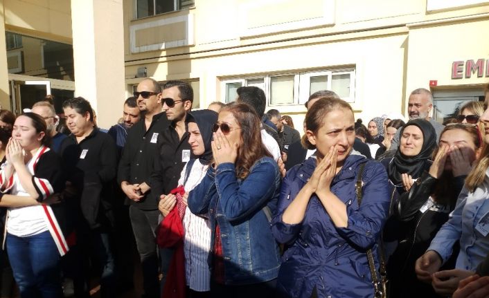 Kazada hayatını kaybeden doktor gözyaşlarıyla uğurlandı