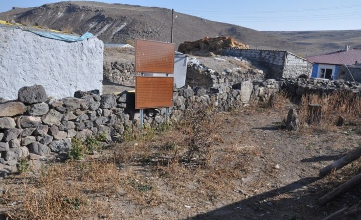 Küçük Çatma Şehitliği’nin durumu içler acısı