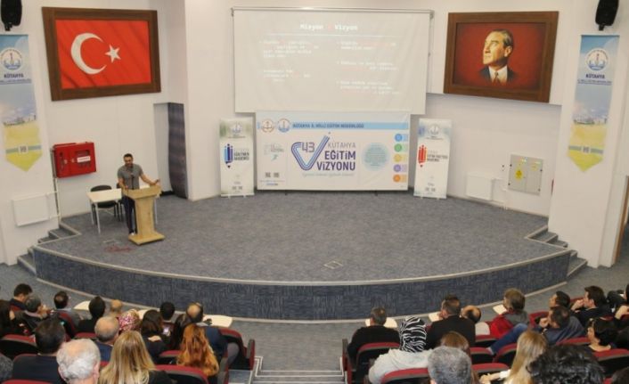 Kütahya’da okul ve kurum idarecilerine ‘okul/kurum liderliği’ eğitimi