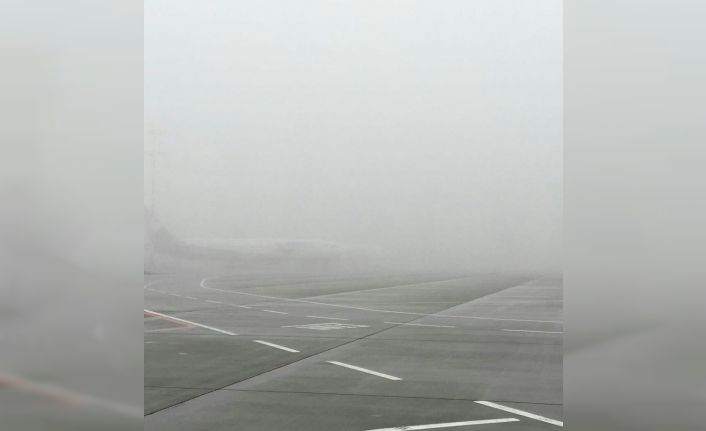 Moskova’da sis alarmı, havalimanlarında uçuşlar iptal edildi