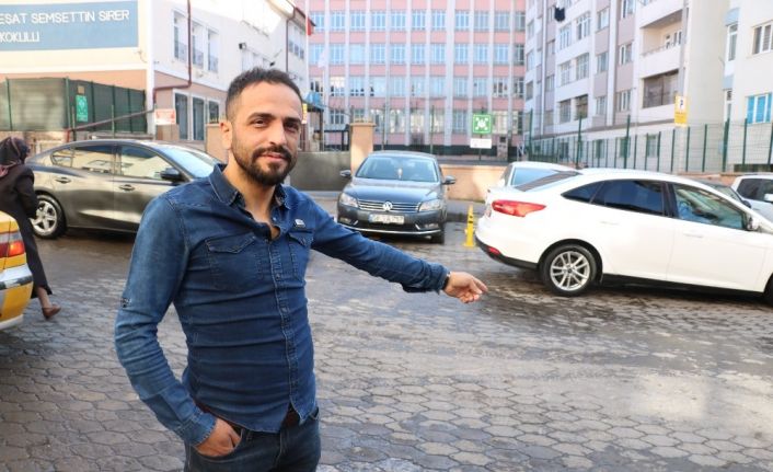 Nankör kedi, hayatını kurtaran genci tırmaladı