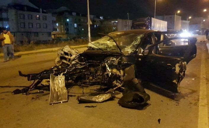 (Özel) Park halindeki tıra çarptı, motoru metrelerce fırladı