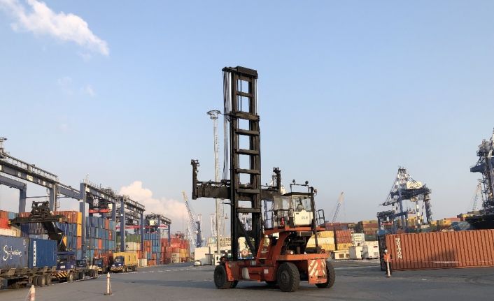 Tonlarca ağırlıktaki iş makinesinin altında kalarak feci şekilde can verdi