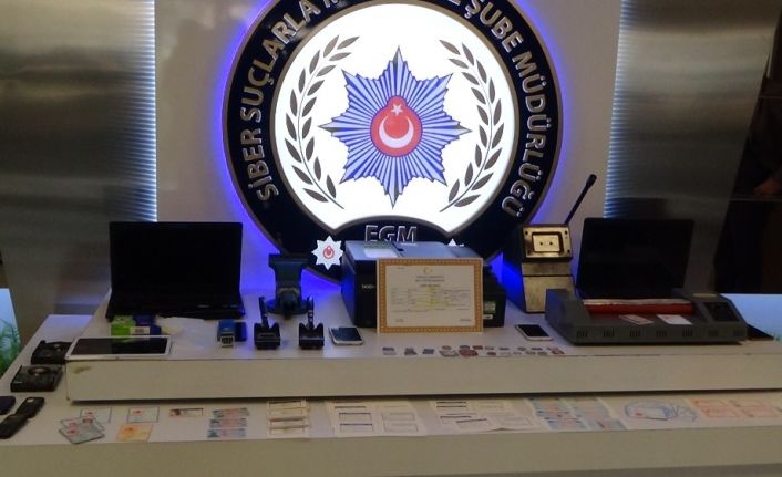 Sahte kimlik belgeleriyle bankaları dolandıran şebeke çökertildi: 21 gözaltı