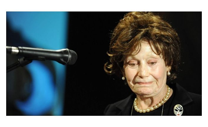 Usta tiyatrocu Yıldız Kenter hayatını kaybetti